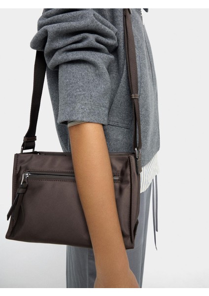 Teknik Kumaş Çapraz Askılı Orta Boy Çanta