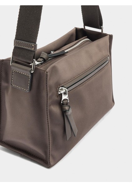 Teknik Kumaş Çapraz Askılı Orta Boy Çanta modelleri