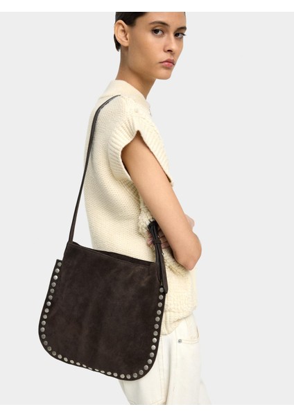 Zımba Detaylı Süet Deri Çapraz Askılı Çanta