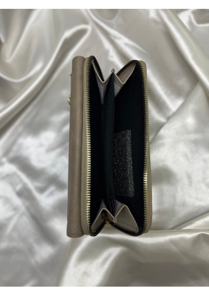 Kadın Krem Renk Suni Deri El Cüzdanı fırsatları