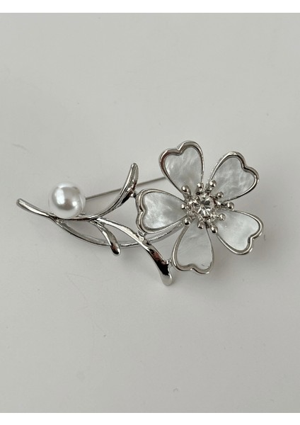 Inci ve Taş Detaylı Büyük Beyaz Çiçekli Silver Broş fiyatları