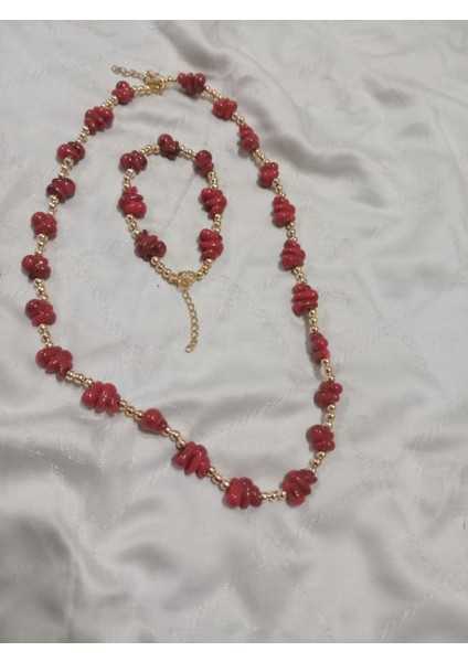 Kırmızı Kolye ve Bileklik Takımı fırsatları