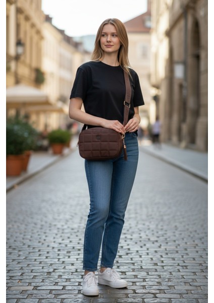 Kadın Kahverengi Kalın Askılı Kapitone Omuz Çantası modelleri