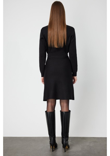 Kadın Cep Detaylı Diz Üstü Triko Etek 69508 Siyah fırsatları
