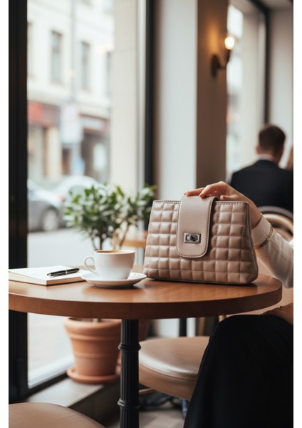 Kadın Vizon Kapitone Omuz Çantası modelleri