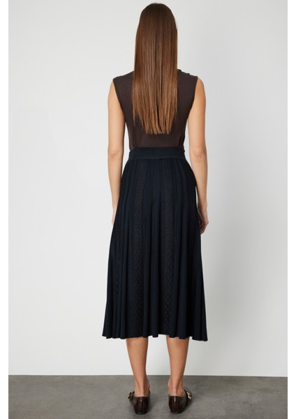 Kadın Kadife Detaylı Pileli Maxi Boy Triko Etek 65201 Siyah fırsatları