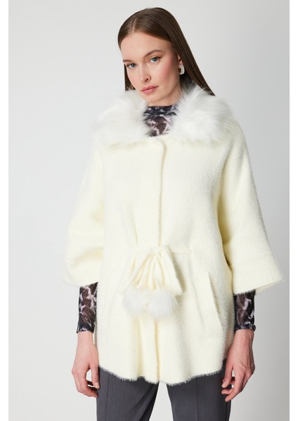 Kadın Yakası Kürklü Peluş Hırka 63915 Ekru fiyatları