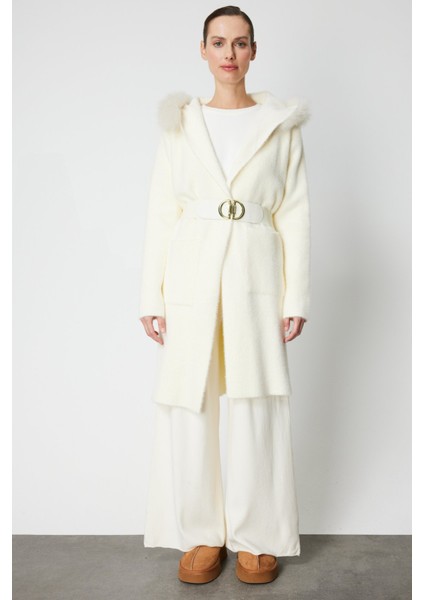 Kadın Yakası Kürklü Peluş Hırka 63911 Krem modelleri