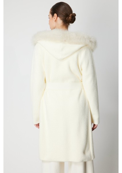 Kadın Yakası Kürklü Peluş Hırka 63911 Krem fırsatları