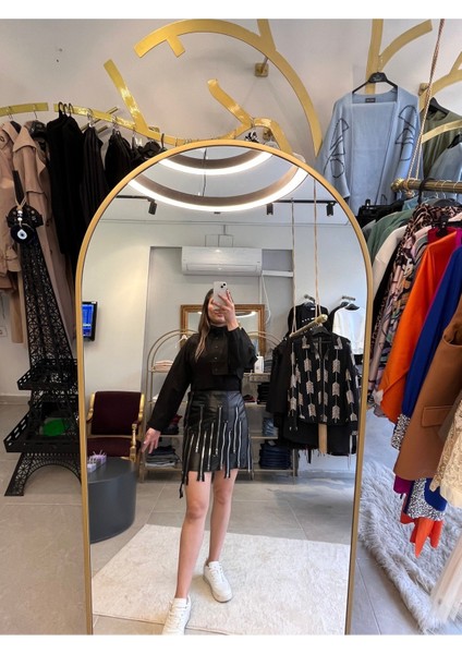 Kadın Deri Görünümlü Fermuar Detaylı Mini Etek – Cesur, Şık ve Tarz Tasarım fiyatları