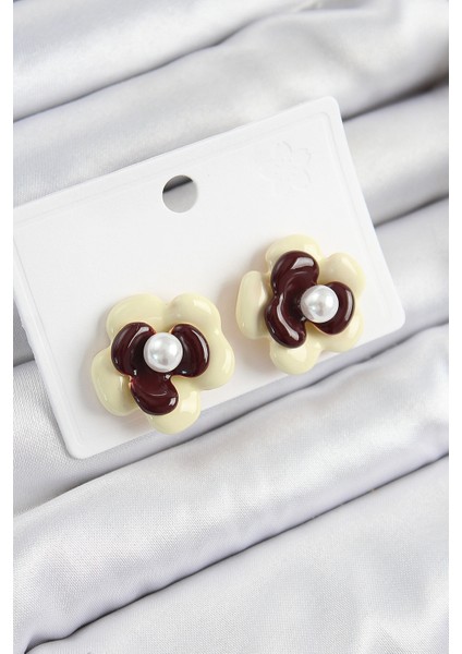 Inci Detaylı Krem Kahverengi Renk Papatya Kadın Küpe