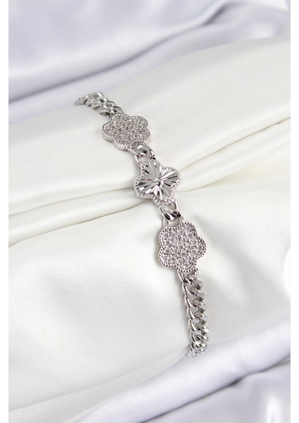 Pirinç Zirkon Taşlı Yonca Gümüş Renk Kadın Bileklik