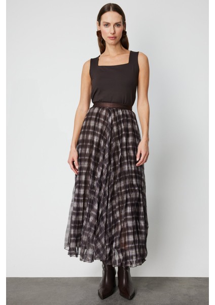Kadın Ekoseli Pileli Maxi Boy Etek 60214 Kahverengi