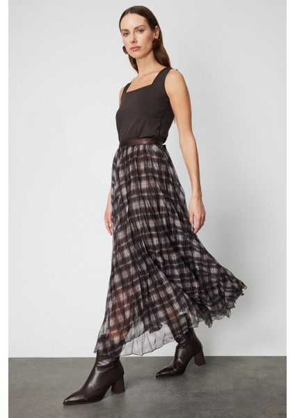 Kadın Ekoseli Pileli Maxi Boy Etek 60214 Kahverengi fiyatları
