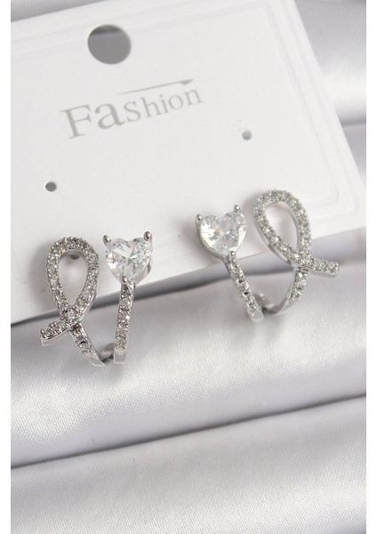 Pirinç Gümüş Renk Düğüm Zirkon Taşlı Kalp Detay Kadın Küpe