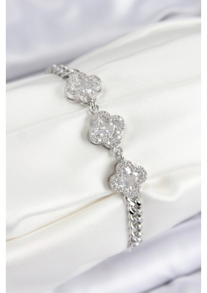 Pirinç Zirkon Taşlı Yonca Gümüş Renk Kadın Bileklik