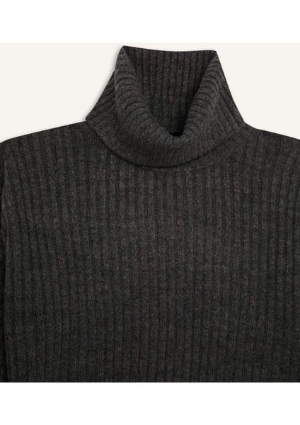 Oversize Geniş Kalıp Balıkçı Yaka Triko Kazak