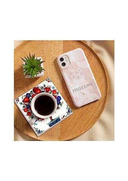 Şahmeran, Çini Sanatı, Nar Ağacı, Fatma Ana Eli Taş Bardak Altlığı Seti - 4 Parça - Dekoratif, Rustik Mutfak Aksesuarı, 10X10 Cm, Kaydırmaz Tabanlı, Şık ve Dayanıklı SC186