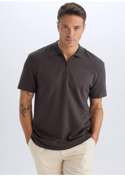 Regular Fit Polo Yaka Yarım Fermuarlı Kısa Kollu Tişört