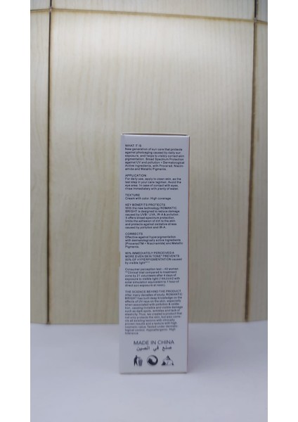 Romantic Bright+ Anthelios Age Correct Günlük Güneş Kremi Spf 50+ fırsatları