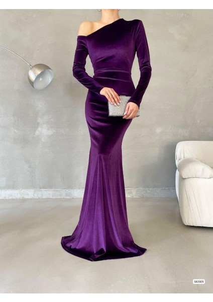 Omzu Açık Maxi Boy Kadife Kumaş Abiye Elbise Mor 582009