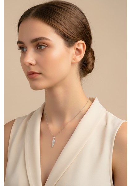 Mmif Tüy Kolye Ucu ve Paslanmaz Zincir Gümüş Kaplama Kadın Kolye