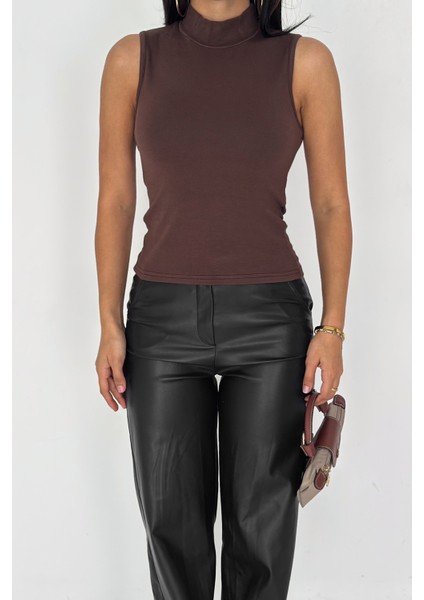 Kadın Kolsuz Boğazlı Basic Body – Sleek Core