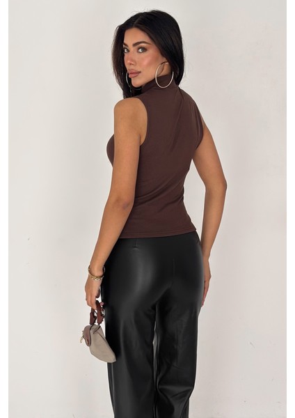 Kadın Kolsuz Boğazlı Basic Body – Sleek Core