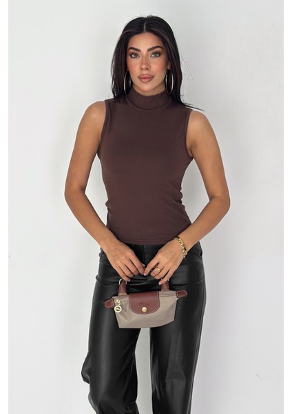 Kadın Kolsuz Boğazlı Basic Body – Sleek Core