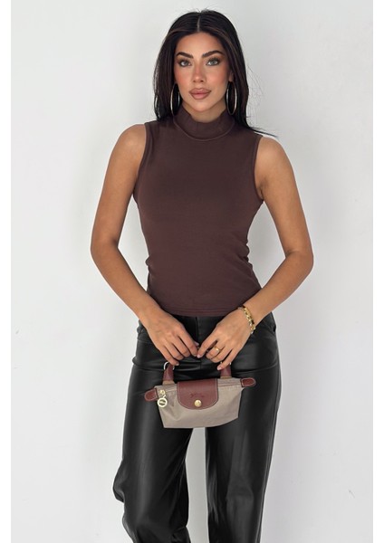 Kadın Kolsuz Boğazlı Basic Body – Sleek Core