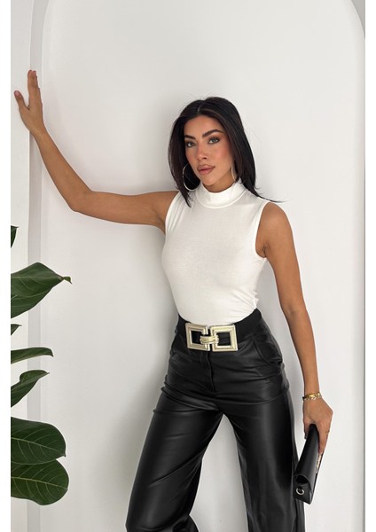 Kadın Kolsuz Boğazlı Basic Body – Sleek Core