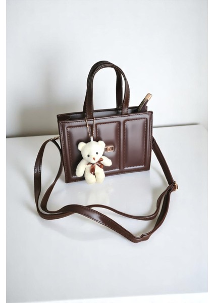 Kadın Kahverengi Peluş Charm Hediyeli Suni Deri Kadın El/omuz Çantası