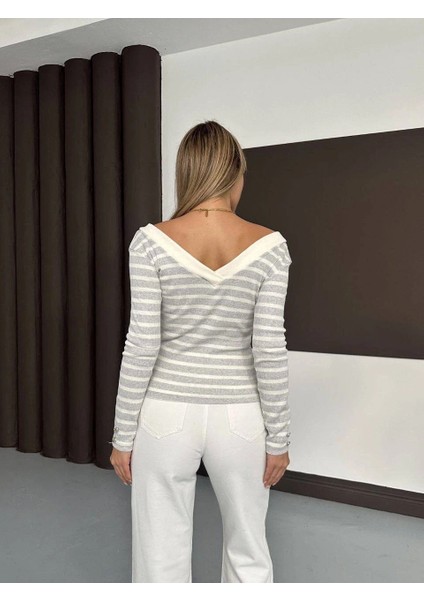 V Yaka Kol ve Yaka Düğmeli Bluz Gribeyaz A4047 fiyatları