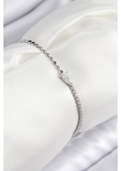 Pirinç Zirkon Taşlı Damla Ezme Zincir Gümüş Renk Kadın Bileklik