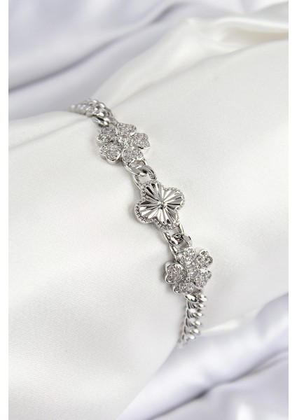 Pirinç Zirkon Taşlı Yonca Gümüş Renk Kadın Bileklik
