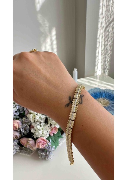 Kuyumcu Işçiliğinde 14K Renginde Kadın Özel Seri Çelik Bileklik