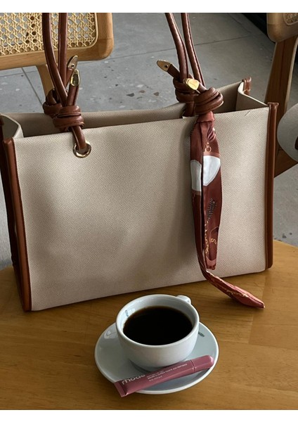 Krem Fularlı Omuz Çantası fiyatları