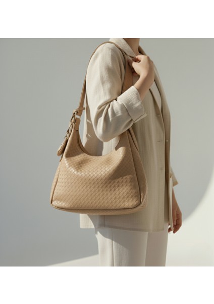 Bej Örgü Model Çanta Charmlı El ve Omuz Çantası Botte Desen Orta Boy fiyatları