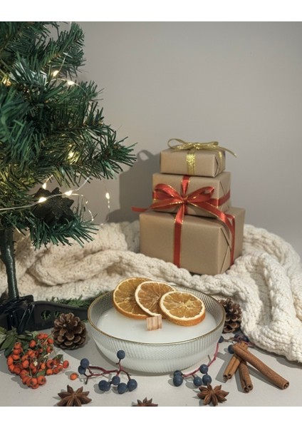 Yılbaşı Temalı Büyük Cam Kokulu Ahşap Fitilli Mum (Portakal Kokulu)