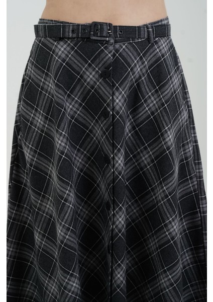 Füme Gri Önü Düğmeli Ekose Etek modelleri