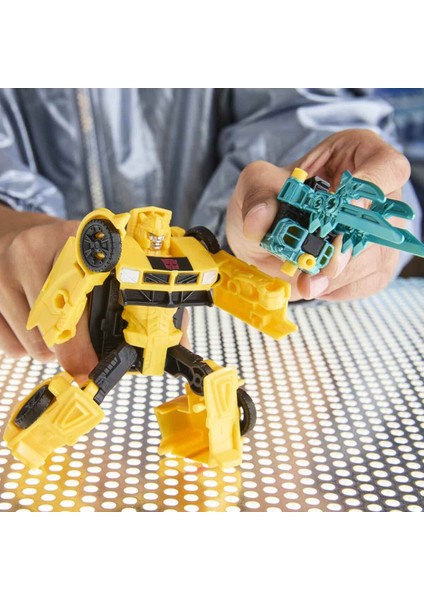 Cyberworld Dönüşebilen Robot Bumblebee