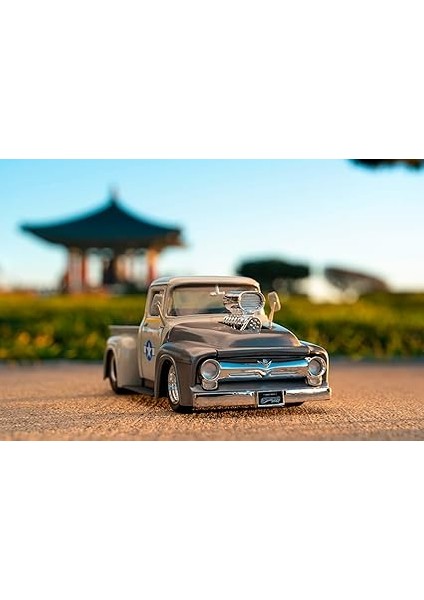 253255057, Street Fighter Guile Figür &1956 Ford Pickup, 1:24, Serbest Tekerlekli, Açılabilir Parçalı, Die-Cast (Metal) modelleri