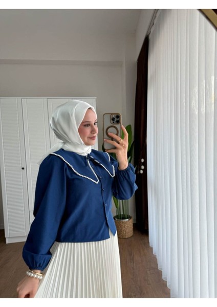 Kadın Etek Üstü Bebe Yaka Incili Lacivert Gömlek