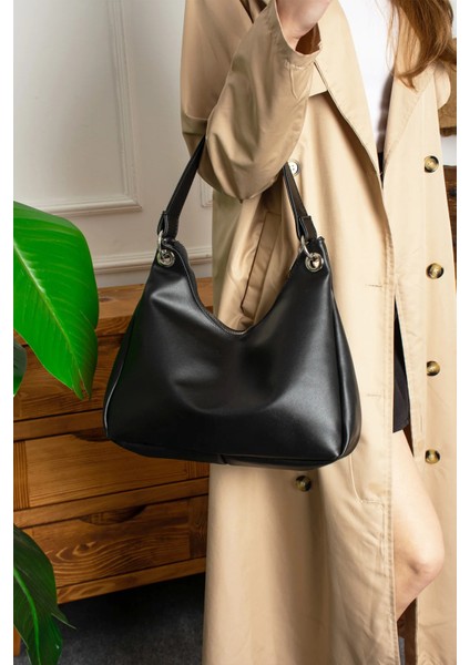 Kadın Halka Detaylı El ve Omuz Çantası – Şık ve Geniş Iç Hacimli