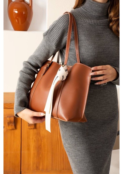 Moj Fiyonk Detaylı Hafif Büyük Boy Kadın El ve Omuz Çantası Taba