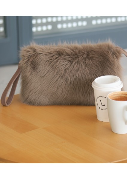 Kürk Görünümlü Zincirli/bileklikli Taupe Clutch