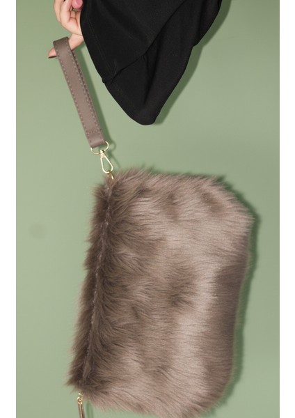 Kürk Görünümlü Zincirli/bileklikli Taupe Clutch fiyatları