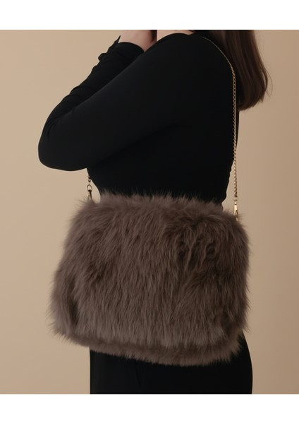 Kürk Görünümlü Zincirli/bileklikli Taupe Clutch modelleri