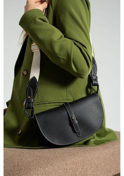 Kadın Deri Kapaklı Omuz ve Çapraz Askılı Çanta – Ayarlanabilir Kalın Ask