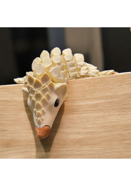 Fildişi Kıvrım – Çağdaş Pangolin Heykeli | Kabuk Factory Tasarımı